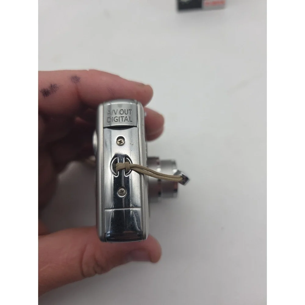 FOR PARTS/REPAIR - Canon PowerShot SD400 Digital ELPH Camera 5.0MP Silver